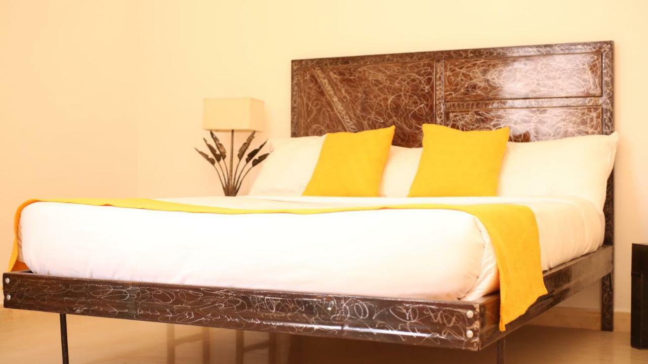 Illiyin Boutique Hotel ダカール エクステリア 写真