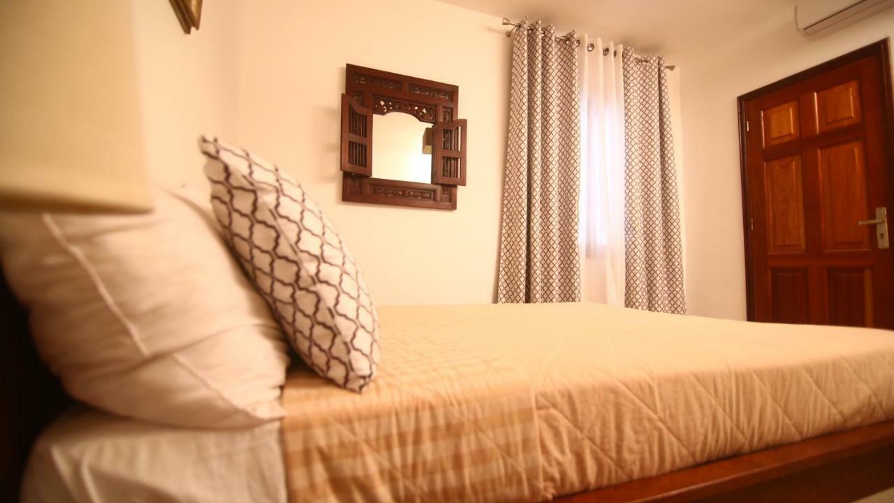 Illiyin Boutique Hotel ダカール エクステリア 写真